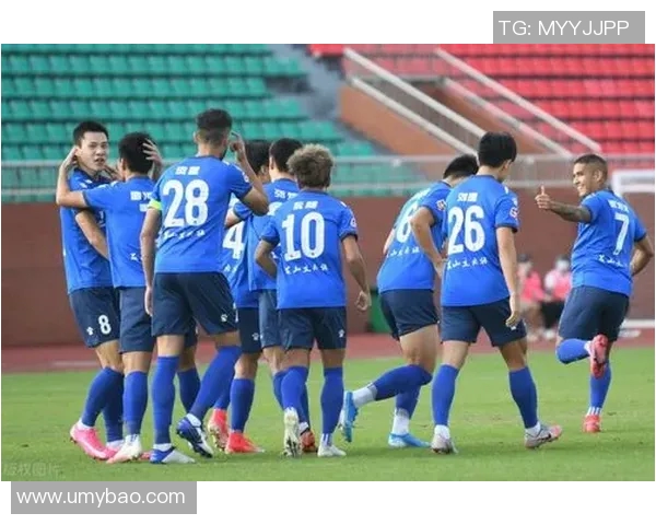 光州FC与大邱FC激战正酣赛场上演精彩对决引发球迷热烈关注